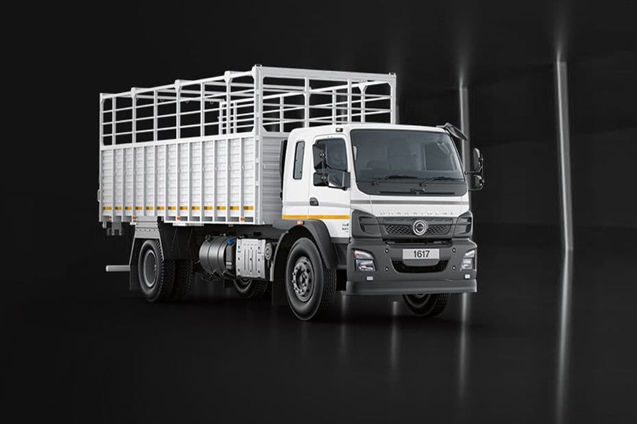 BharatBenz 1617R Front Right Side