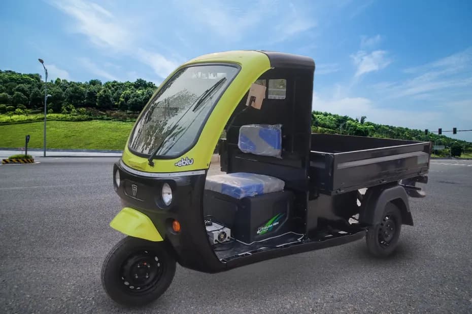 Godawari Eblu Reino E Auto Front Left Side