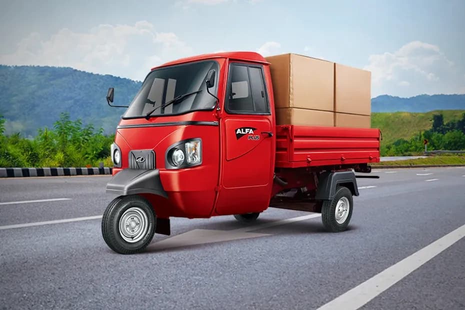 Mahindra Alfa Plus Left Front Three Quarter