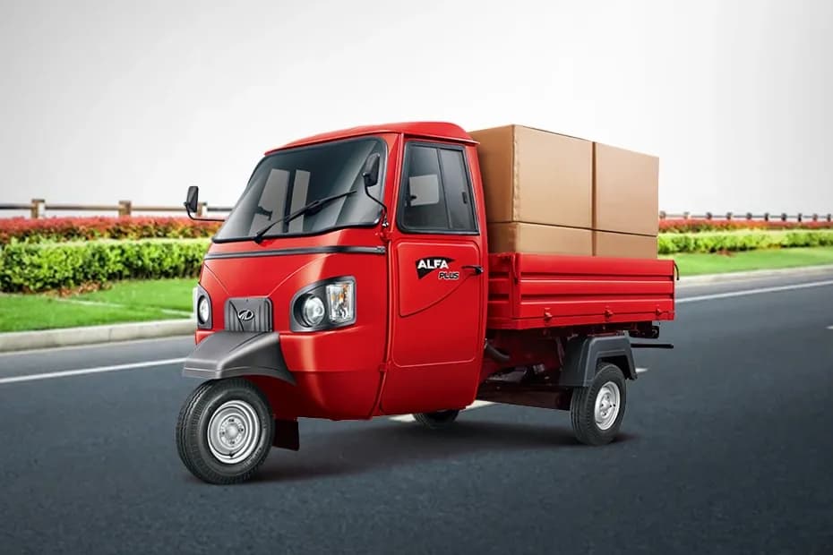 Mahindra Alfa Plus Left Front Three Quarter