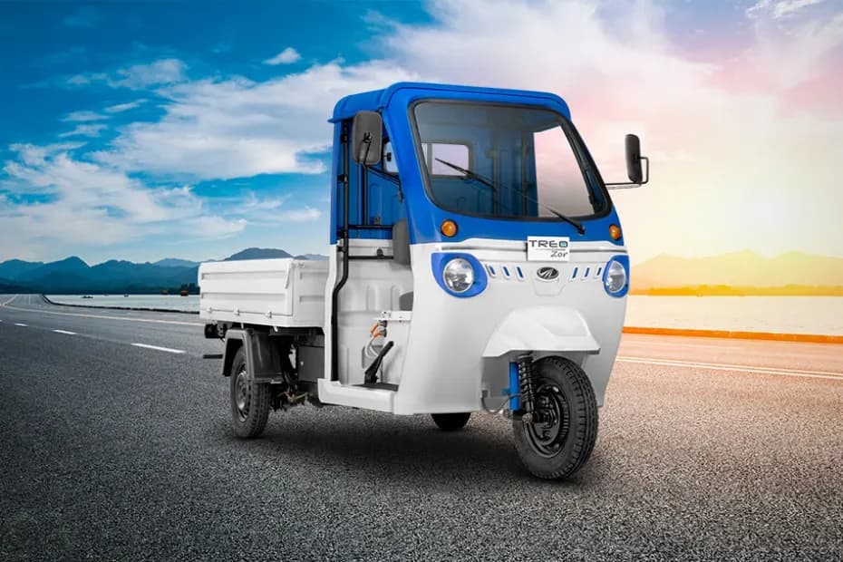 Mahindra Treo Zor Pickup Right Front Three Quarter