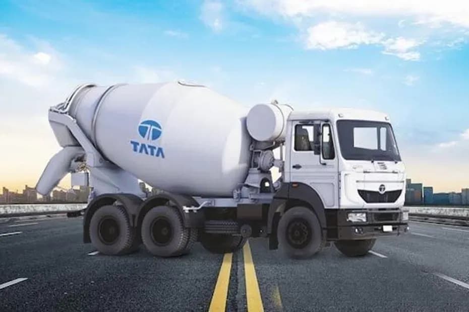 Tata Signa 2825.K REPTO RMC Front Right Side