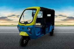 गोदावरी  Eblu Cety E Rickshaw