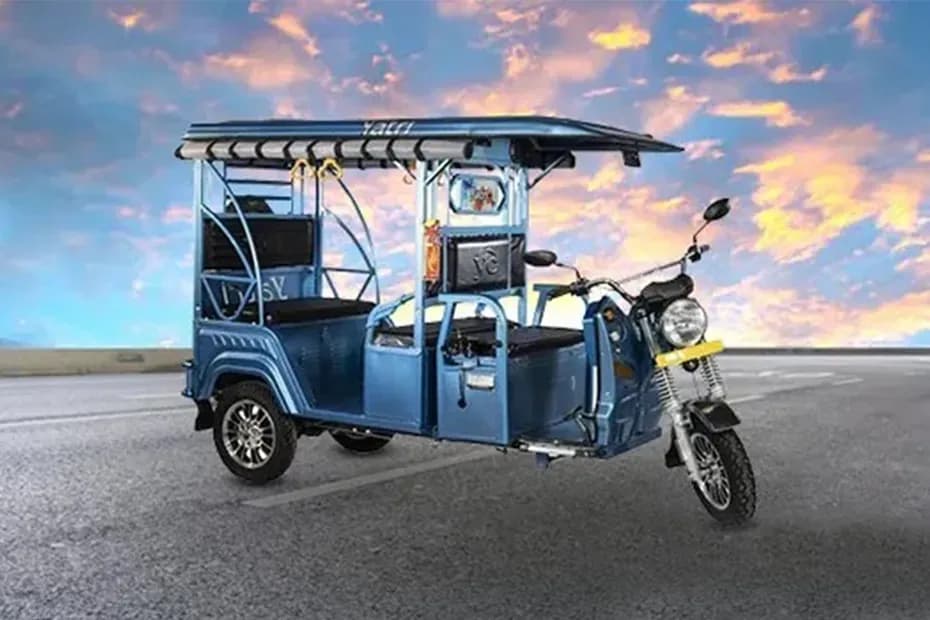 YC Electric Yatri Front Right side